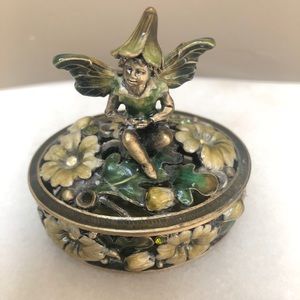 Trinket box with Austrian crystals